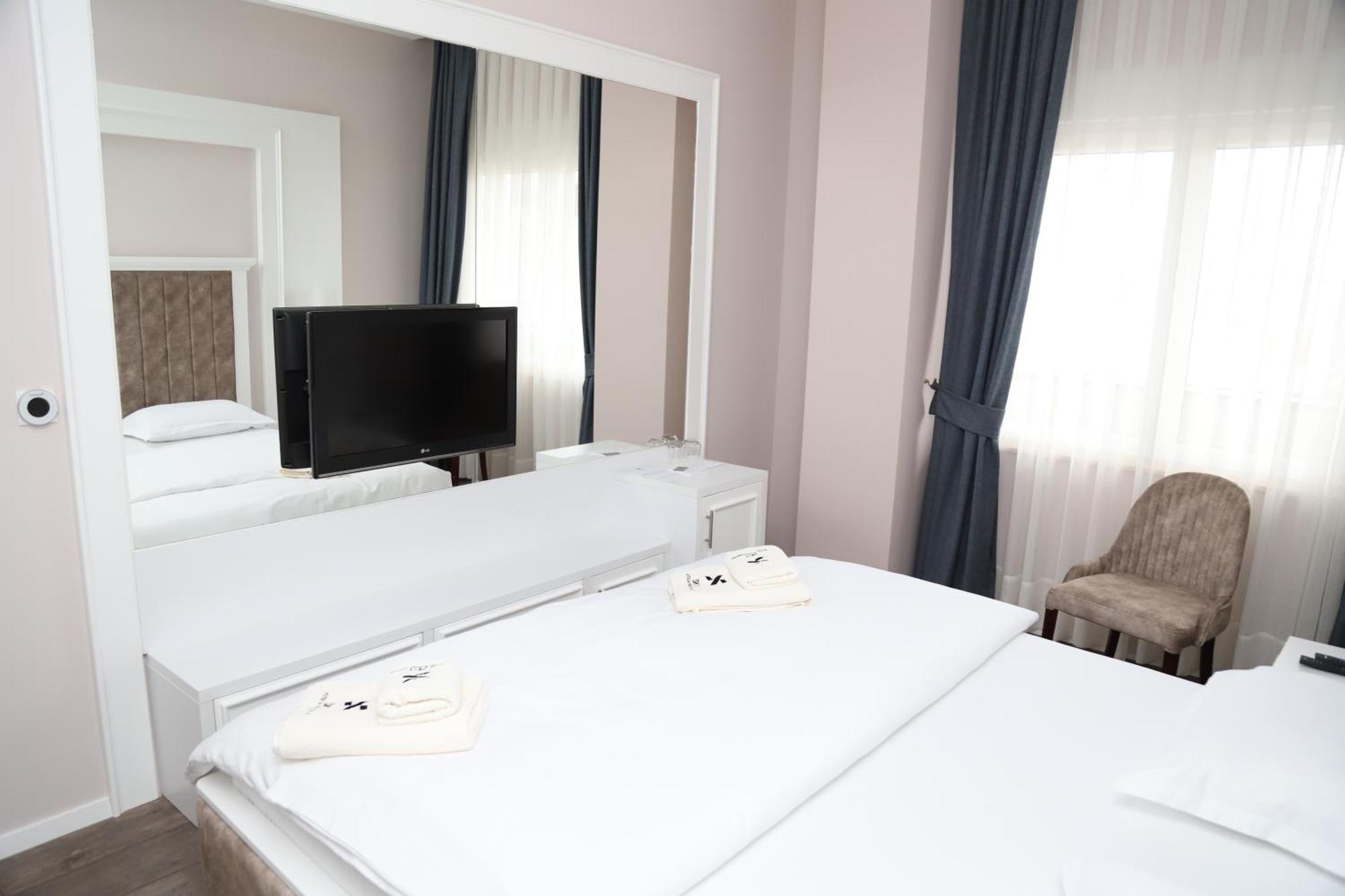 Sky Hotel プリズレン エクステリア 写真