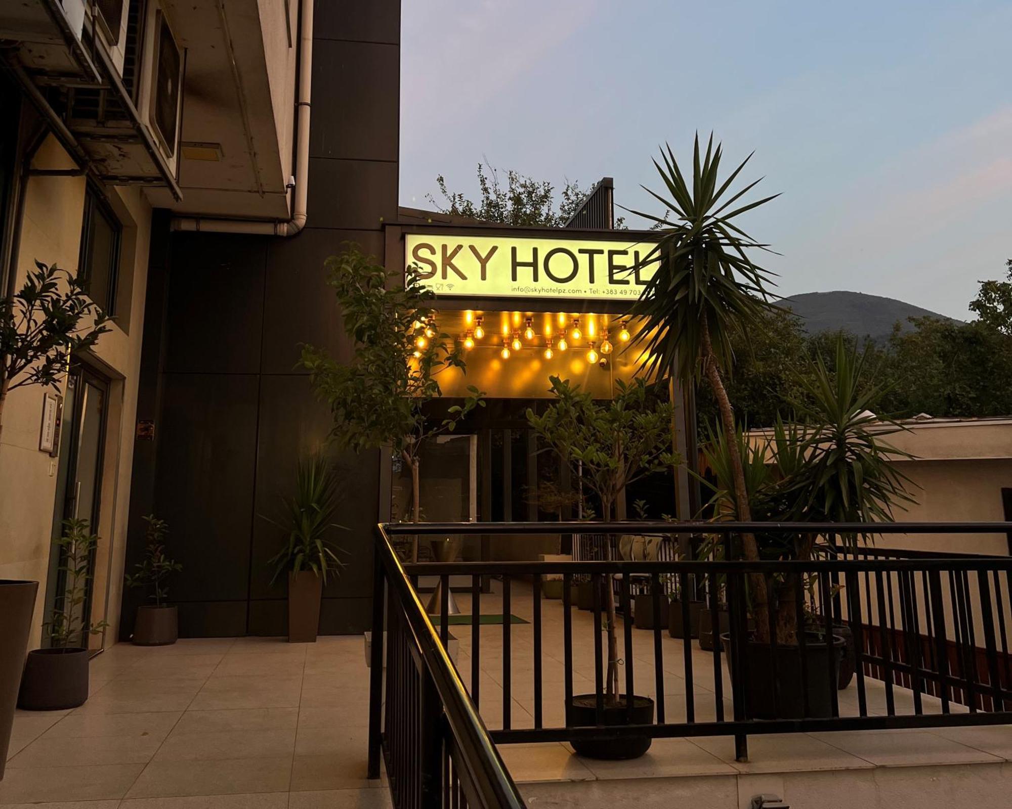Sky Hotel プリズレン エクステリア 写真